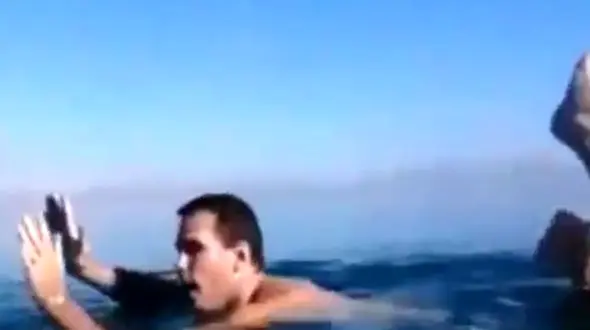 در این دریا هیچکس غرق نمی‌شود!  + فیلم و عکس