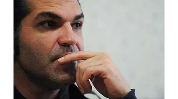 من دیوانه نیستم بزودی آماده می‌شود 