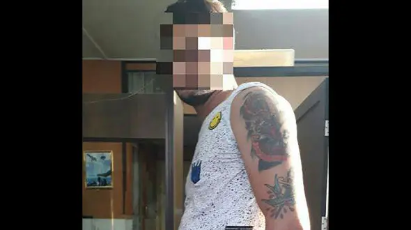 خالکوبی عجیب پسر شومی که نوجوانان تهرانی را شکار می کرد + عکس 