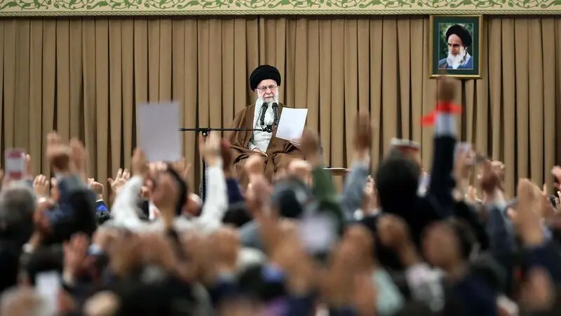 دیدار رهبری با کارگران