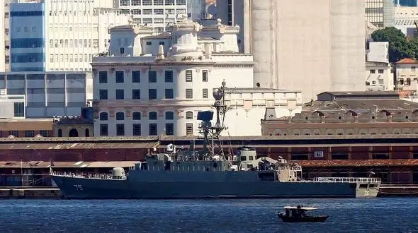 جزئیاتی جدید از تجهیز ناو شکن دنا به موشک‌های عمودپرتاب