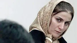 تمسخر شعرهای شهلا جاهد در دادگاه توسط ناصر محمدخانی ! / نامه تند شهلا از زندان / ریشه عشق خیس شدن دو دلدار در زیر باران نیست عشق این است که من چترم را به روی دلدار بگیرم و او نبیند و هرگز نفهمد که چرا در زیر باران خیس نشد