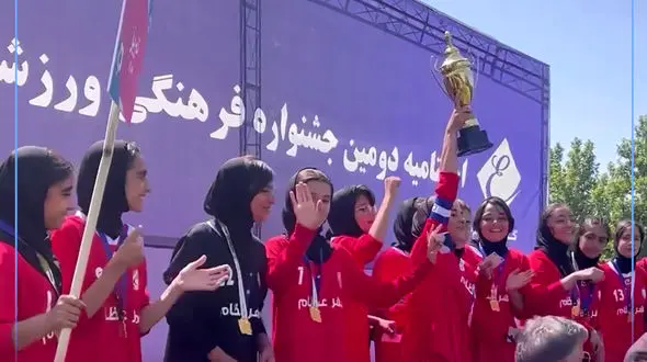 رقص دختران تیم گرگان در حضور علی کفاشیان و مسئولان + فیلم