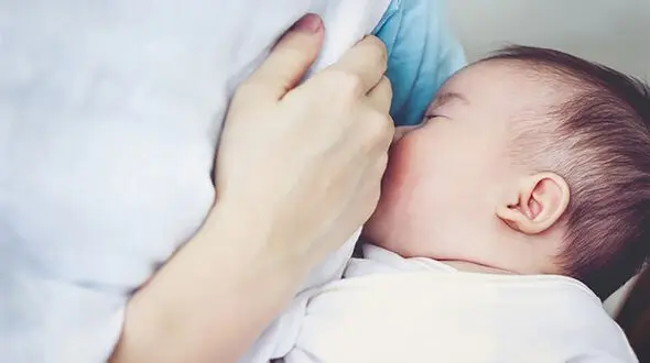 شیر مادر نوزاد را باهوش می کند
