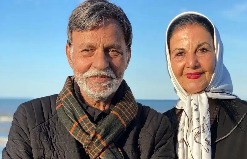 عکس| مرتضی عقیلی و پوری بنایی در ۷۷ و ۸۱ سالگی در کنار دریا