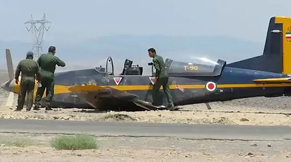 فرود اضطراری هواپیما در چادگان  + جزئیات