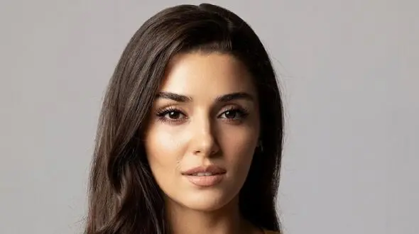 هانده ارچل زیباترین بازیگر زن جهان در لباس عروس! / این عکس ها از خانم بازیگر جذاب وایرال شد!