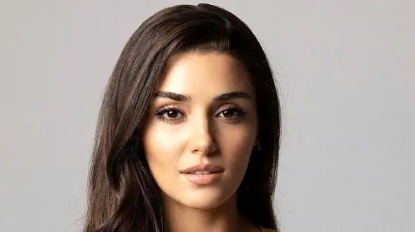 هانده ارچل زیباترین بازیگر زن جهان در لباس عروس! / این عکس ها از خانم بازیگر جذاب وایرال شد!