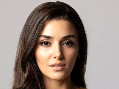 هانده ارچل زیباترین بازیگر زن جهان در لباس عروس! / این عکس ها از خانم بازیگر جذاب وایرال شد!