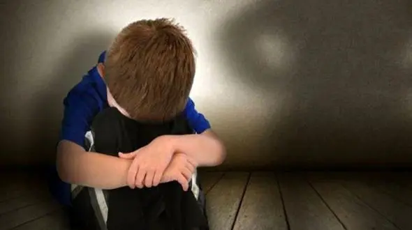 بازداشت مرد تهرانی که پسر 6 ساله اش را سوژه کرد! + فیلم پر دردسرساز در اینستاگرام