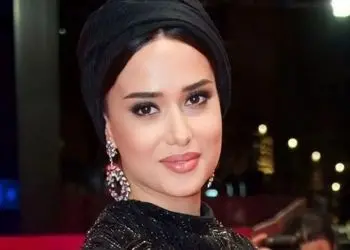 عکس ها / معماری خلاقانه؛ چیدمان متین و موقر خونه پریناز ایزدیار که مثل شخصیتش میمونه کلاس بالا 