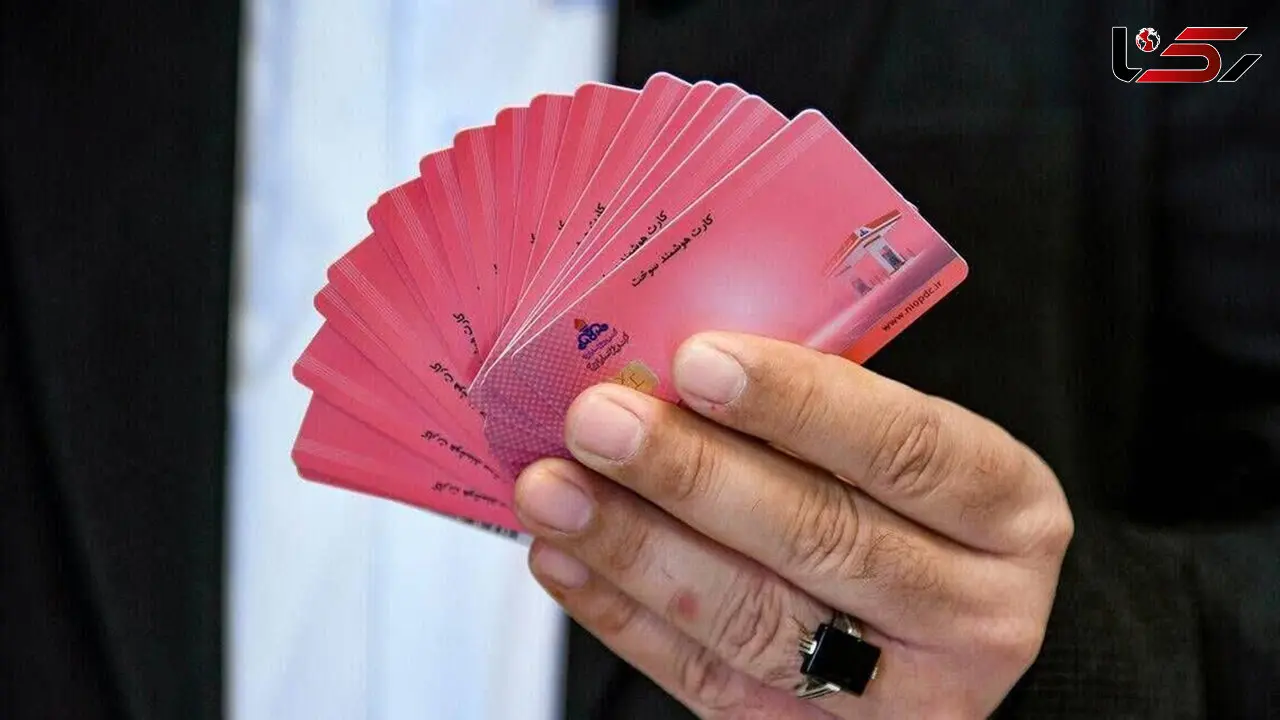 توقیف یک خودرو با 176 کارت سوخت در سیریک هرمزگان