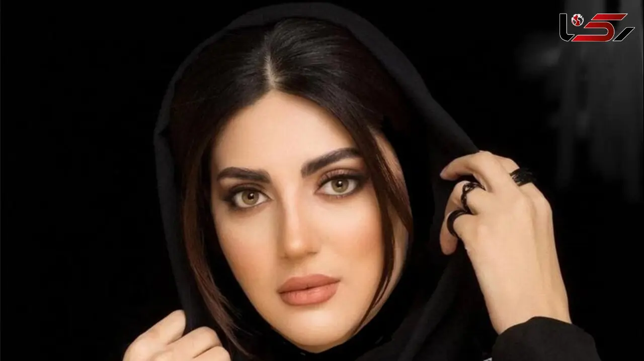 (عکس) کیف مجلسی عجیب هلیا امامی در اکران یک فیلم / اینم مُد جدیده؟!