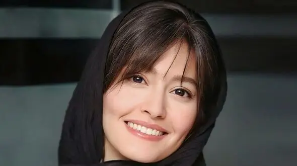 نگاهی به چیدمان  شیک و امروزی  خانه پردیس احمدیه / از گربه پوپکی تا اثایه خوش رنگ و بالکنی بی نظیر !