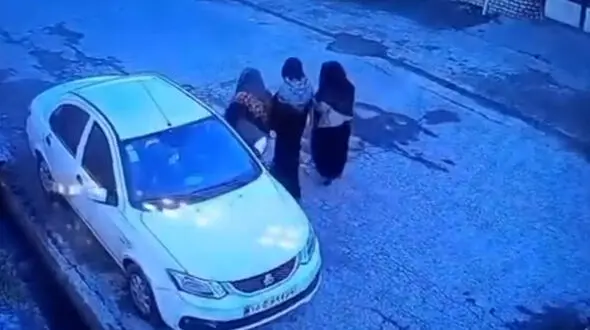 فیلم دوربین مداربسته لحظه زورگیری خشن از زنان سالمند در بندرترکمن 