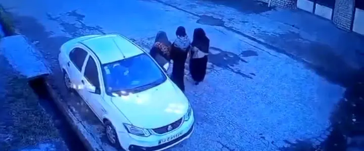 فیلم دوربین مداربسته لحظه زورگیری خشن از زنان سالمند در بندرترکمن