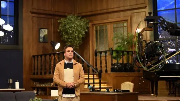 اجرای بامزه و سراسر خنده حامد آهنگی در مسابقه آشپزی/ صدبارم ببینی بازم از خنده غش میکنی!