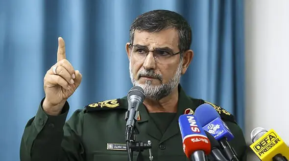 گذشت زمانی‌که با ناو بیایند و ما را عقب برانند/ دوران بزن در رو تمام شد