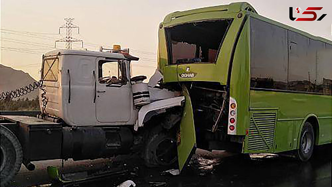 تصادف هولناک و خونین اتوبوس با 2 کامیون و تریلی در نهبندان