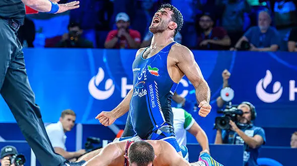 شادی پدیده کشتی جهان به سبک حسن یزدانی/ اهورا خاطری، خاطره شد! + فیلم