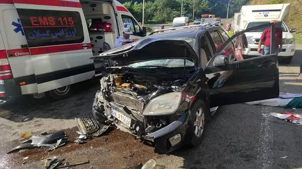 عکس از تصادف خونین تریلی با ام وی ام در جاده آستارا