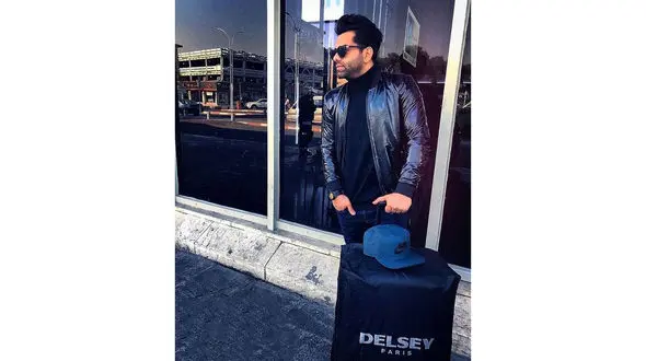 عکس / رضا بهرام در فرودگاه