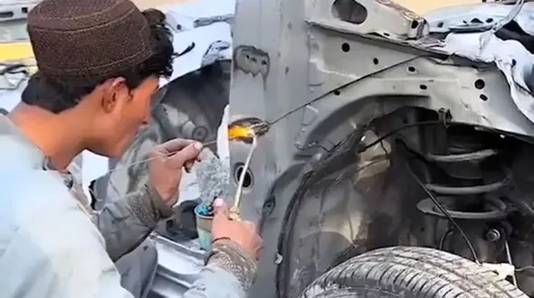 تولید تویوتا در گاراژ پاکستان + فیلم