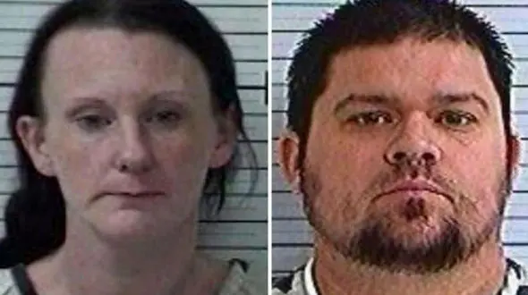 دستگیری پدرو مادر بخاطر دندان های دختر دانش آموز + عکس