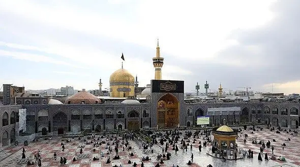 زیارت حرم مطهر رضوی با رعایت پروتکل های بهداشتی + عکس