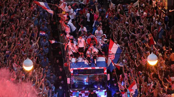 بازیکنان کرواسی با این کار جان خود را به خطر انداختند+ عکس