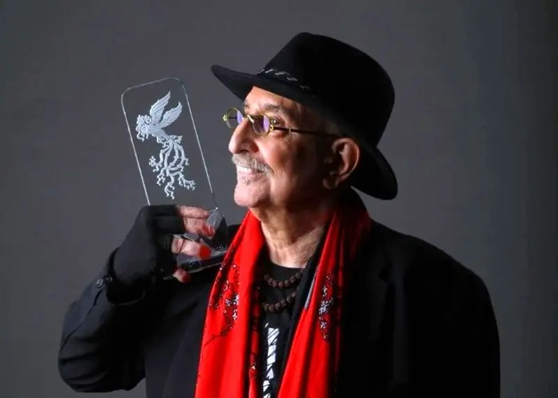 جوایز فرهاد آئیش