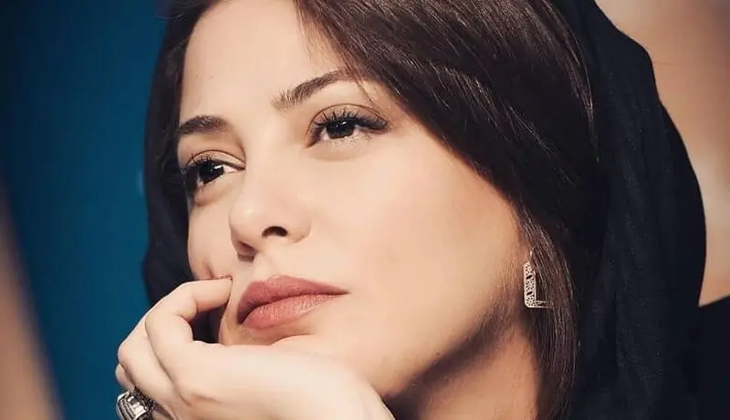 طناز طباطبایی