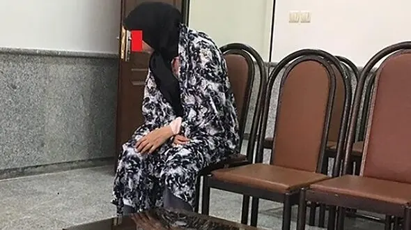 سرقت زیرکانه یک زن از طلافروشی  در پاساژ طوبی منطقه قلهک تهران / صمیمت با جواهرفروش برای 500 گرم طلا