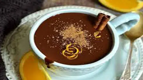 خوشمزه ترین هات چاکلت خانگی برای دورهمی های دوستانه + دستور تهیه