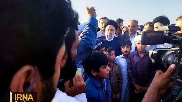 رییس جمهور از مناطق سیل زده نگور در جنوب سیستان و بلوچستان بازدید کرد