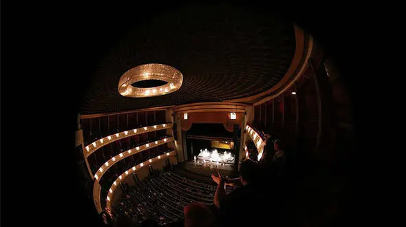 اجرای موسیقی سریال پر طرفدار بازی تاج و تخت در تالار وحدت 