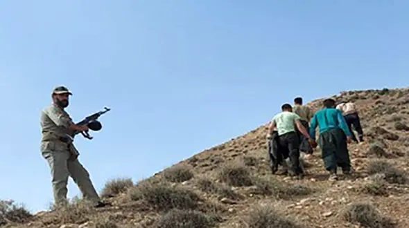 دست قاتل فراری 5 ساعته رو شد / کشف تجهیزات جنگی در مخفیگاه قاتل