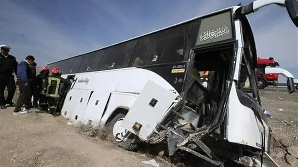 واژگونی مرگبار اتوبوس در جاده اصفهان + جزییات