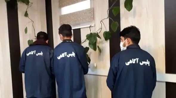 درگیری خونین اوباش تهرانی جلوی مترو / ماشین های شان را ترکاندند