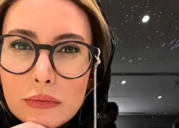 انتخاب جالب فریبا نادری در ترکیب استایل! شال پلنگی و عینک گربه‌ای و ....