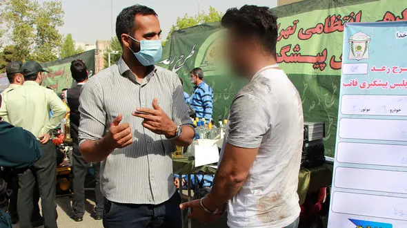 شلیک پلیس در خیابان فرشته موبایل قاپ حرفه ای را زمینگیر کرد + فیلم گفتگو 