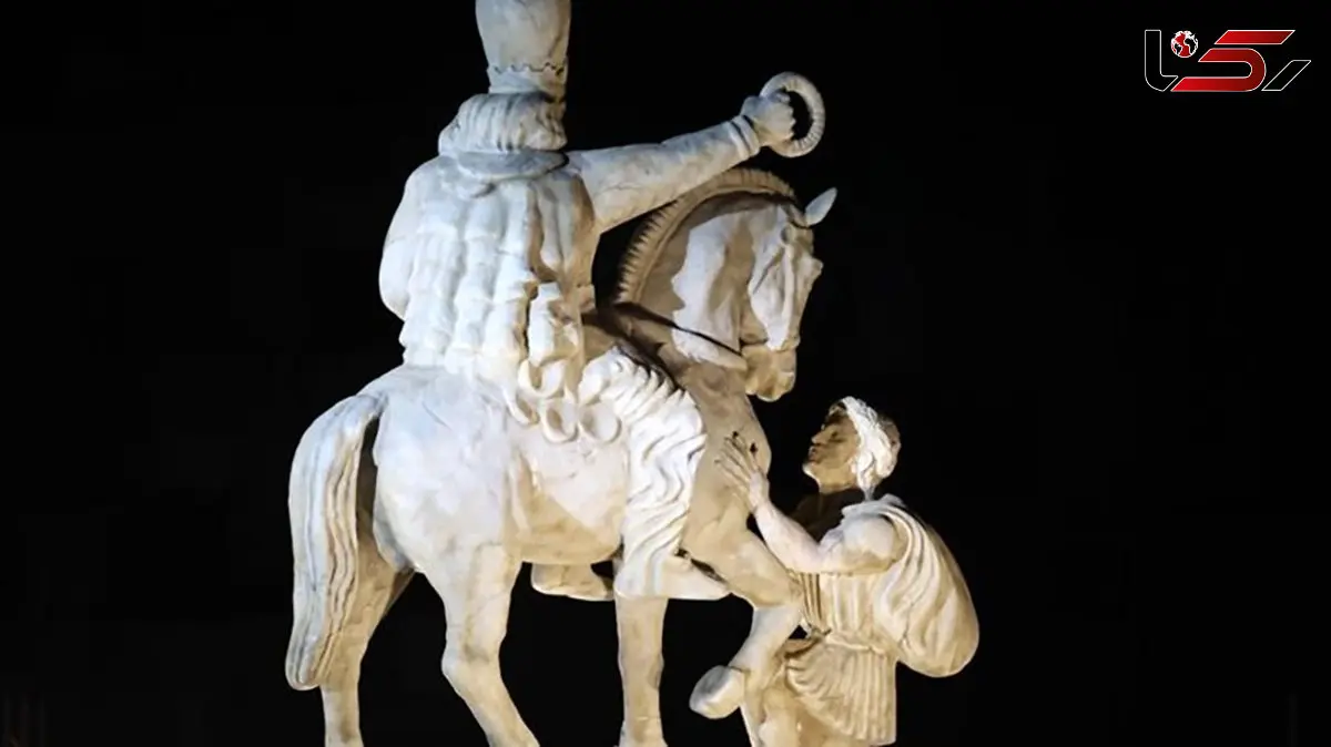 فیلم / والرین کی بود و چرا جلوی شاپور اول زانو زد ../ به بهانه رونمایی مجسمه «زانو زدگان برابر ایران» در میدان انقلاب