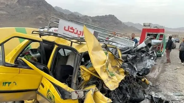 عکس تاکسی له شده / 3 کشته در تصادف جاده قدیم نطنز به اصفهان 