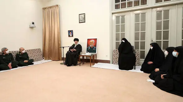 رهبر انقلاب: کار بزرگ شهید سلیمانی حفظ، رشد دادن، مجهز کردن و احیاء جبهه مقاومت بود