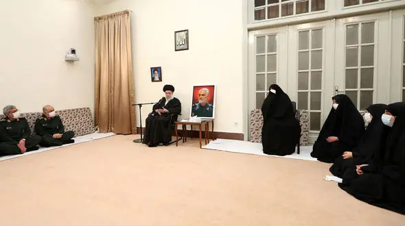 رهبر انقلاب: کار بزرگ شهید سلیمانی حفظ، رشد دادن، مجهز کردن و احیاء جبهه مقاومت بود