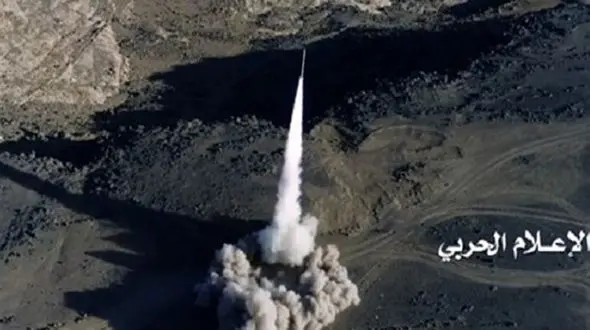 یمنی‌ها با موشک بالستیک شهرک صنعتی جیزان عربستان را در هم کوبیدند 