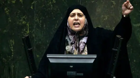 پروانه سلحشوری: مسئولین ارشد دانشگاه آزاد باید استعفا دهند