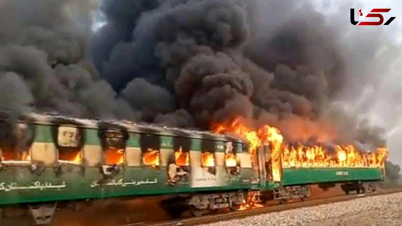 ببینید / اولین تصاویر از واژگونی و آتش‌سوزی یک قطار در جورجیا