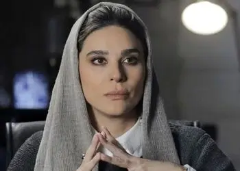 سلفی جدید و دیدنی سحر دولتشاهی با شال حریر / طنازی‌های جدید خانم بازیگر در یک سلفی خاص