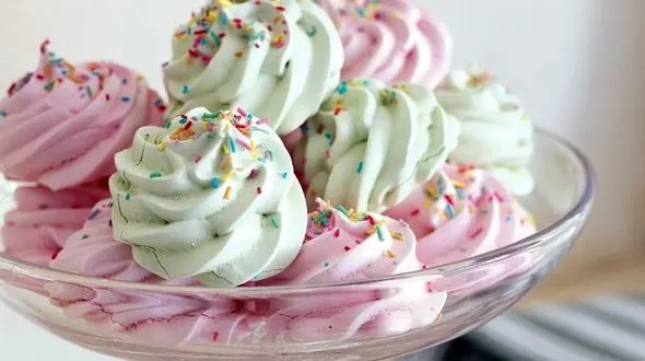 دستور پخت شیرینی پفکی مرنگ